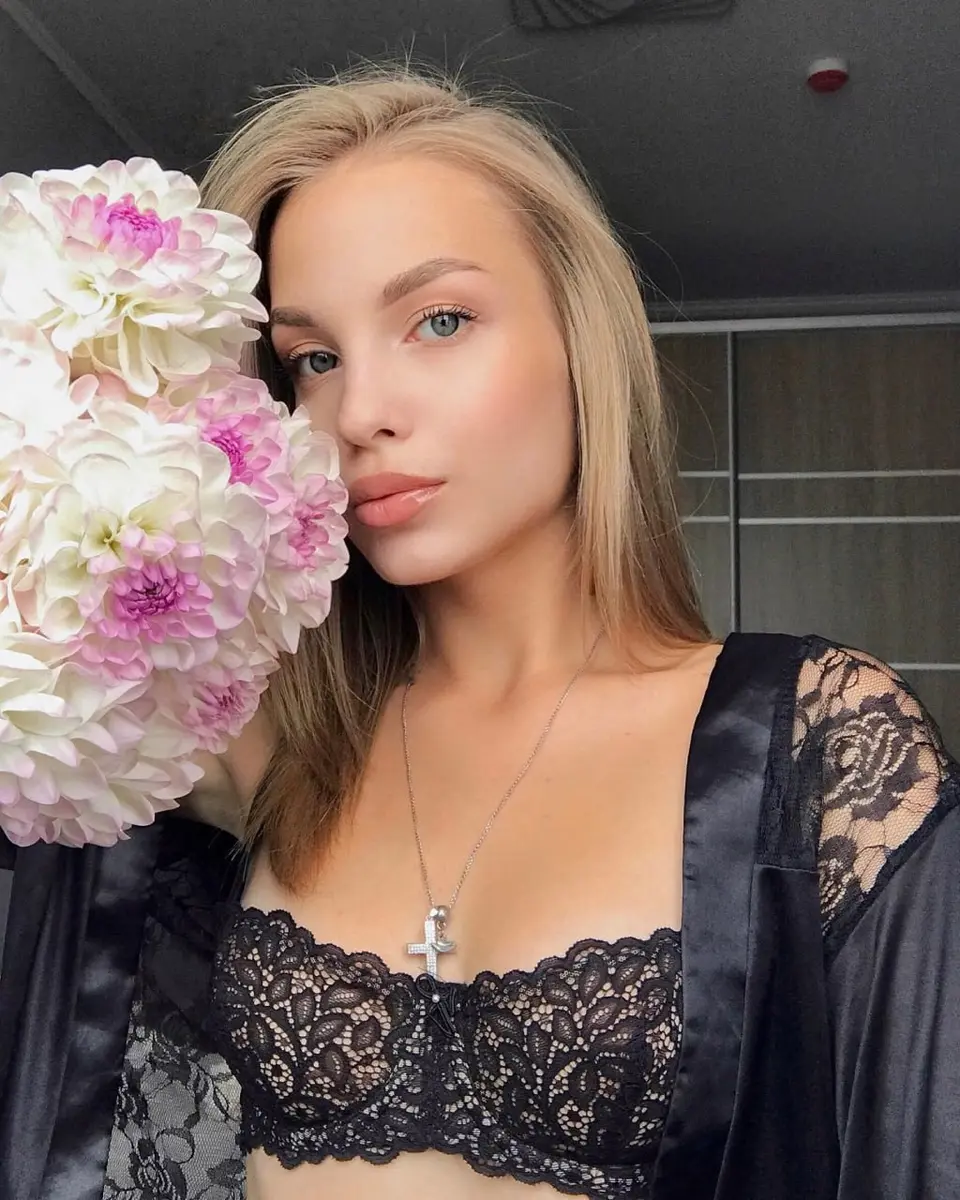 Карина эскорт в городе Москва