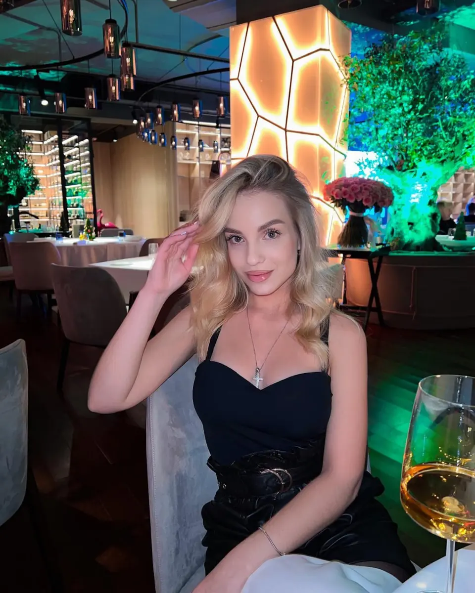 Карина эскорт в городе Москва